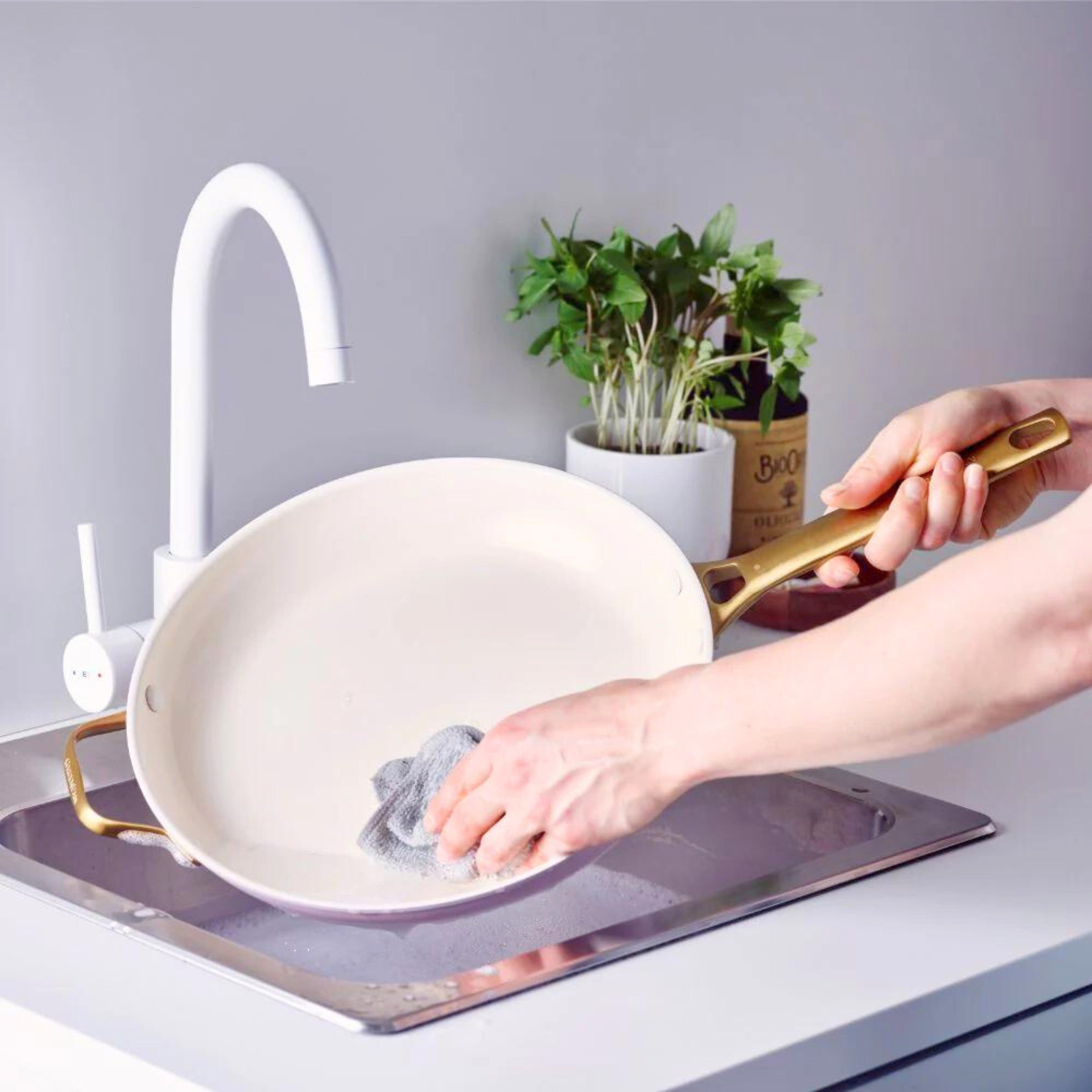 Padova Reserve 2 Piece Frypan Set Blush Pink 20cm & 26cm