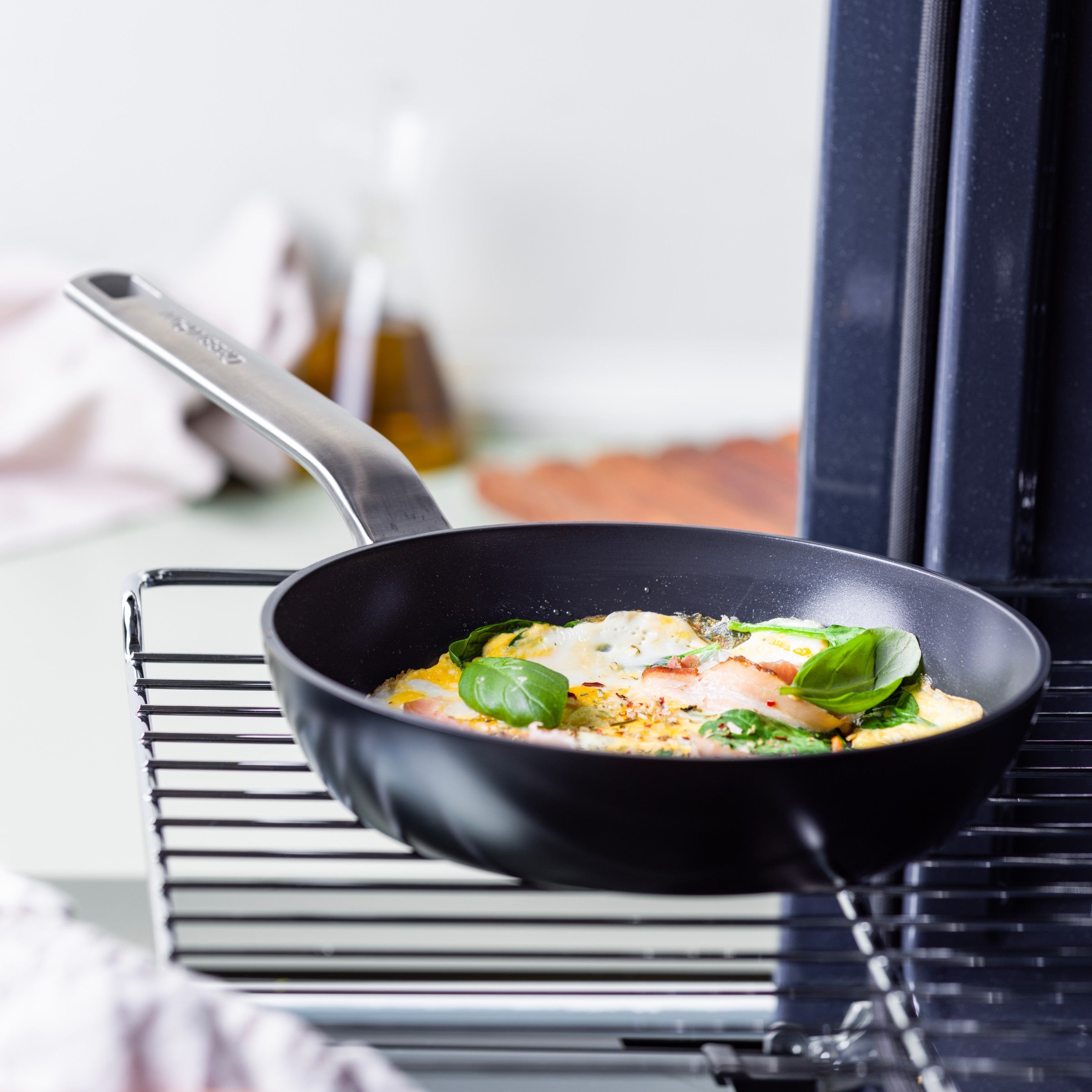 Evolution Frypan 28cm Black