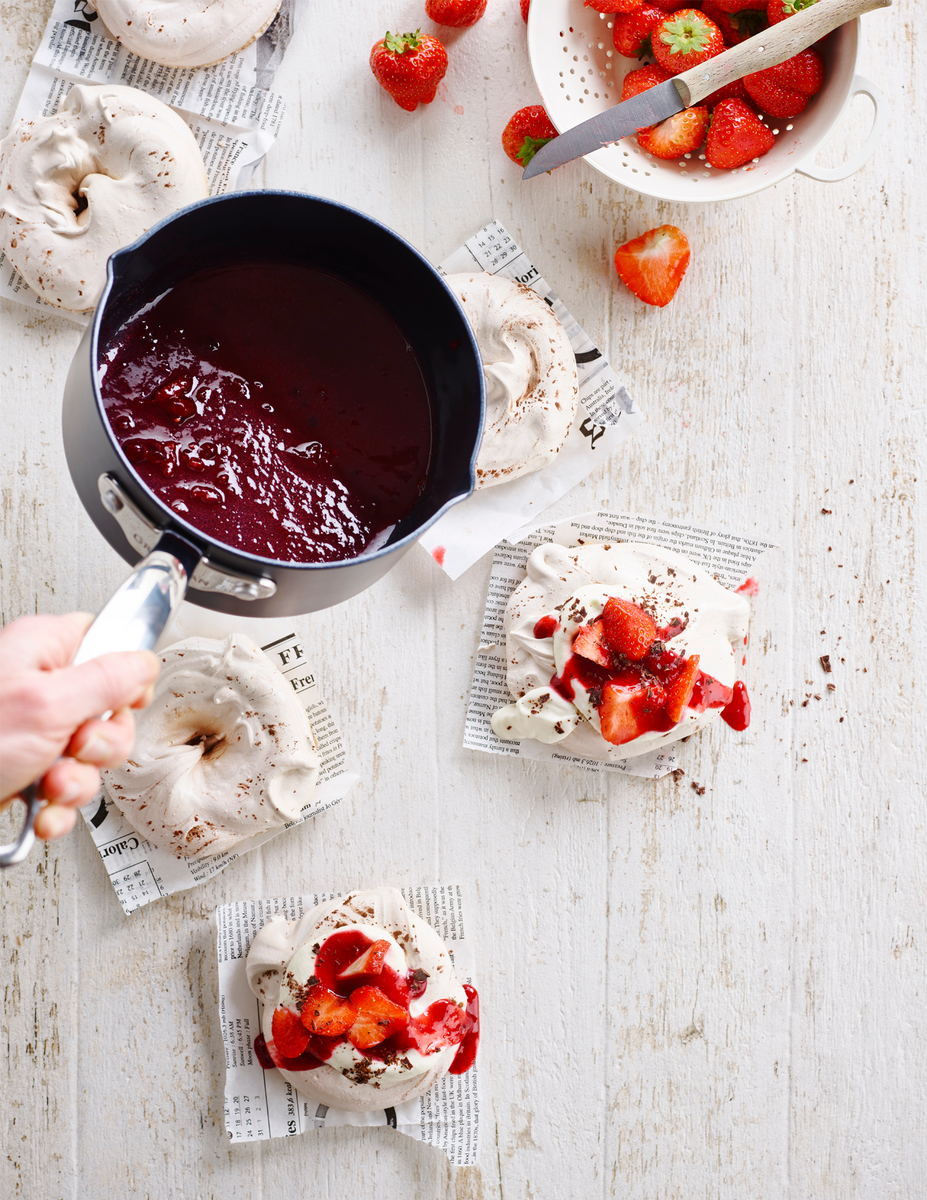 Barcelona Pro Saucepan With Spouts 16cm / 1.6 Litre