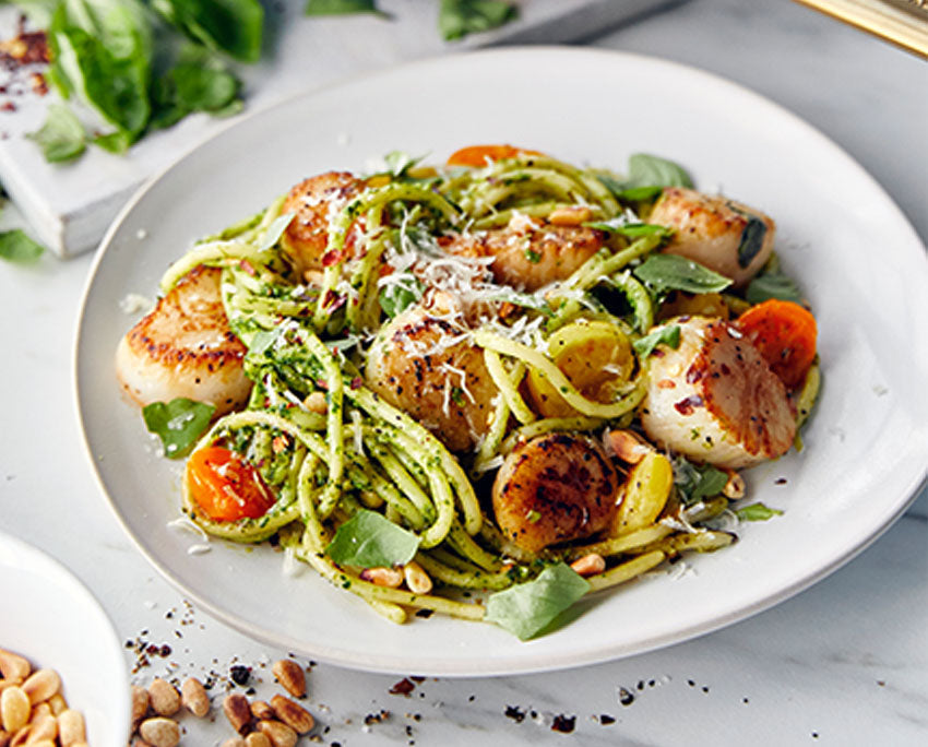 Spaghetti with Pesto, Scallops & Tomato