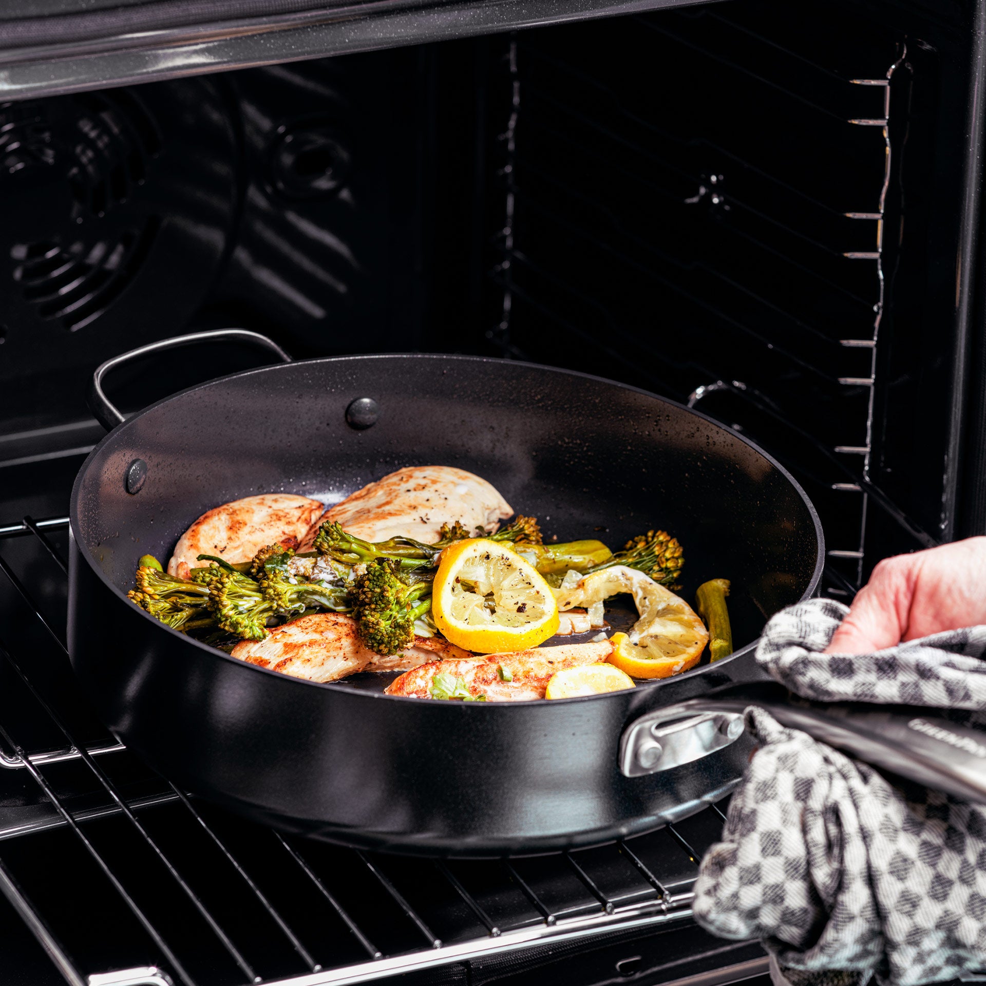 Copenhagen Skillet Covered 28cm / 4.3 Litre – Greenpan UK
