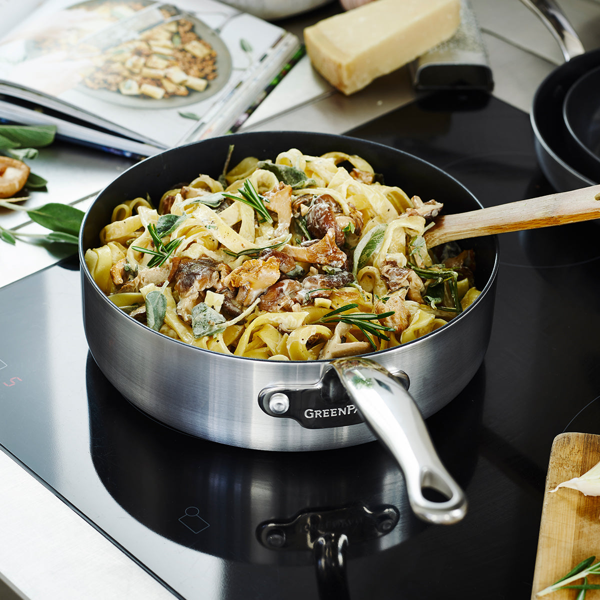 Barcelona Evershine Ceramic Non-Stick 3.1-Litre Sauté Pan with Lid