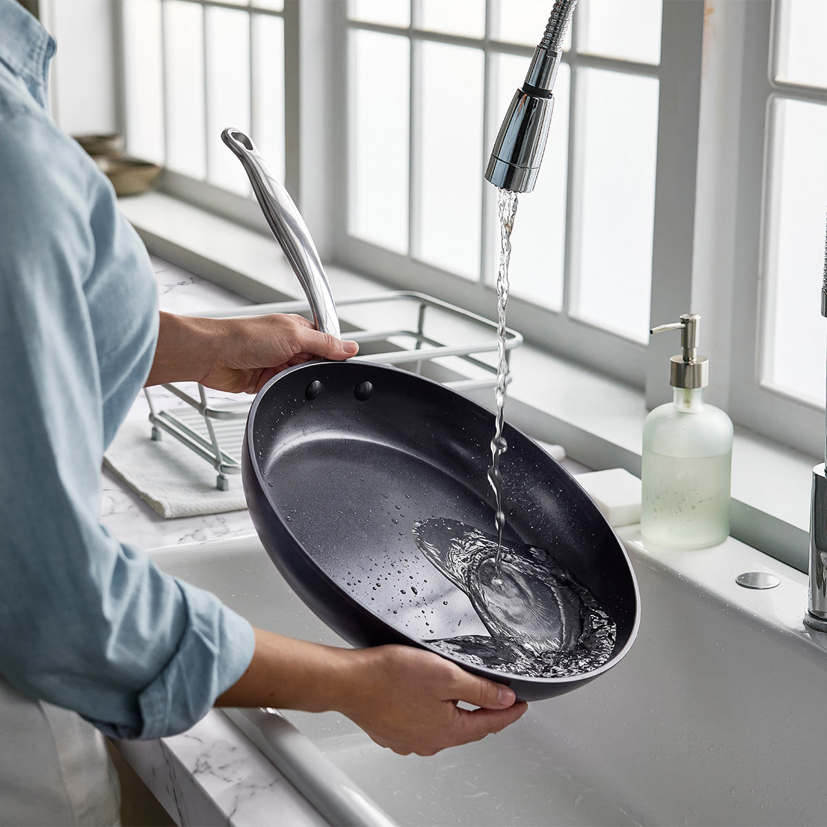 Barcelona Ceramic Non-Stick 20cm and 28cm Frypan Set
