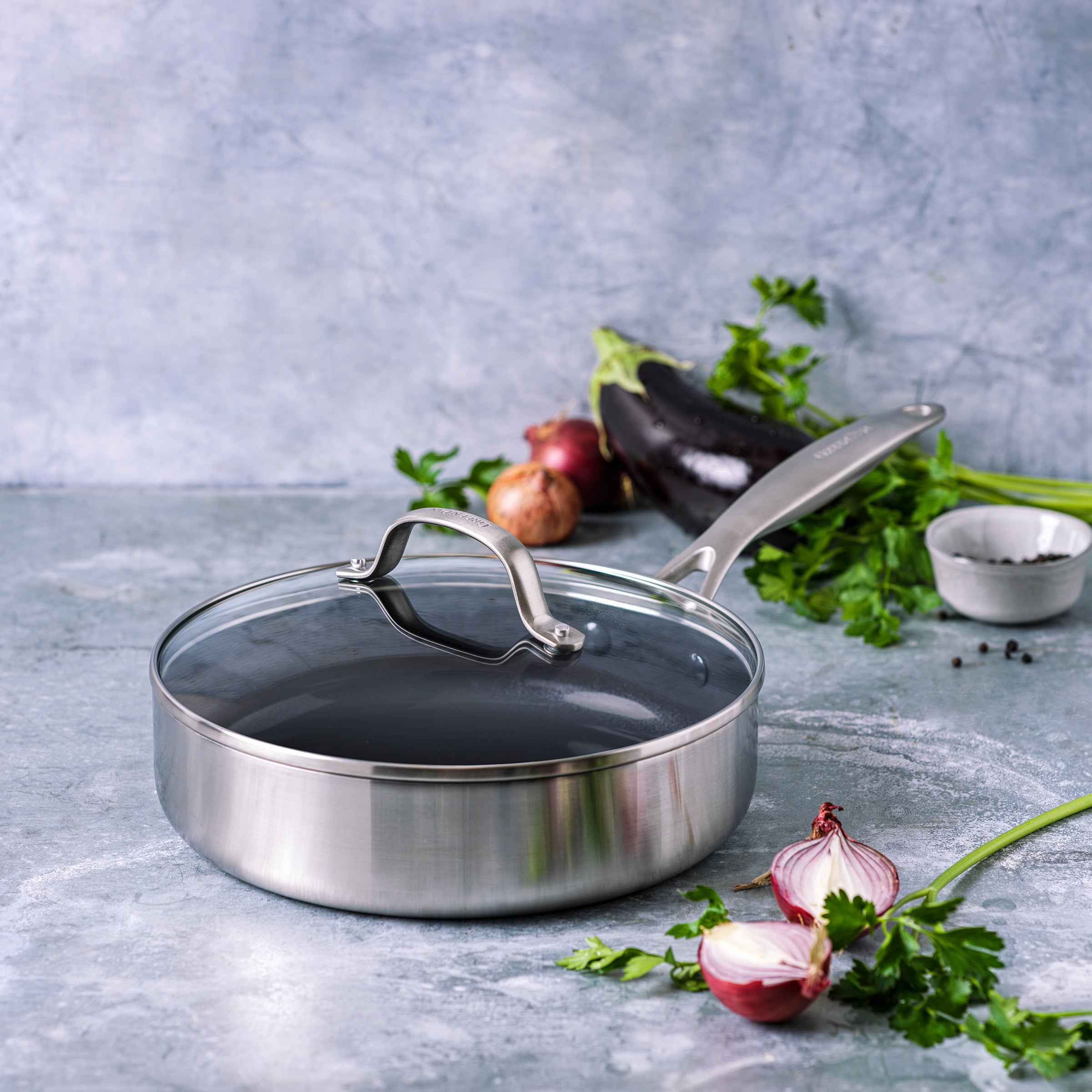 panpan　グレー38 Geneva Covered Sauté Pan 24cm / 2.6 Litre – Greenpan UK