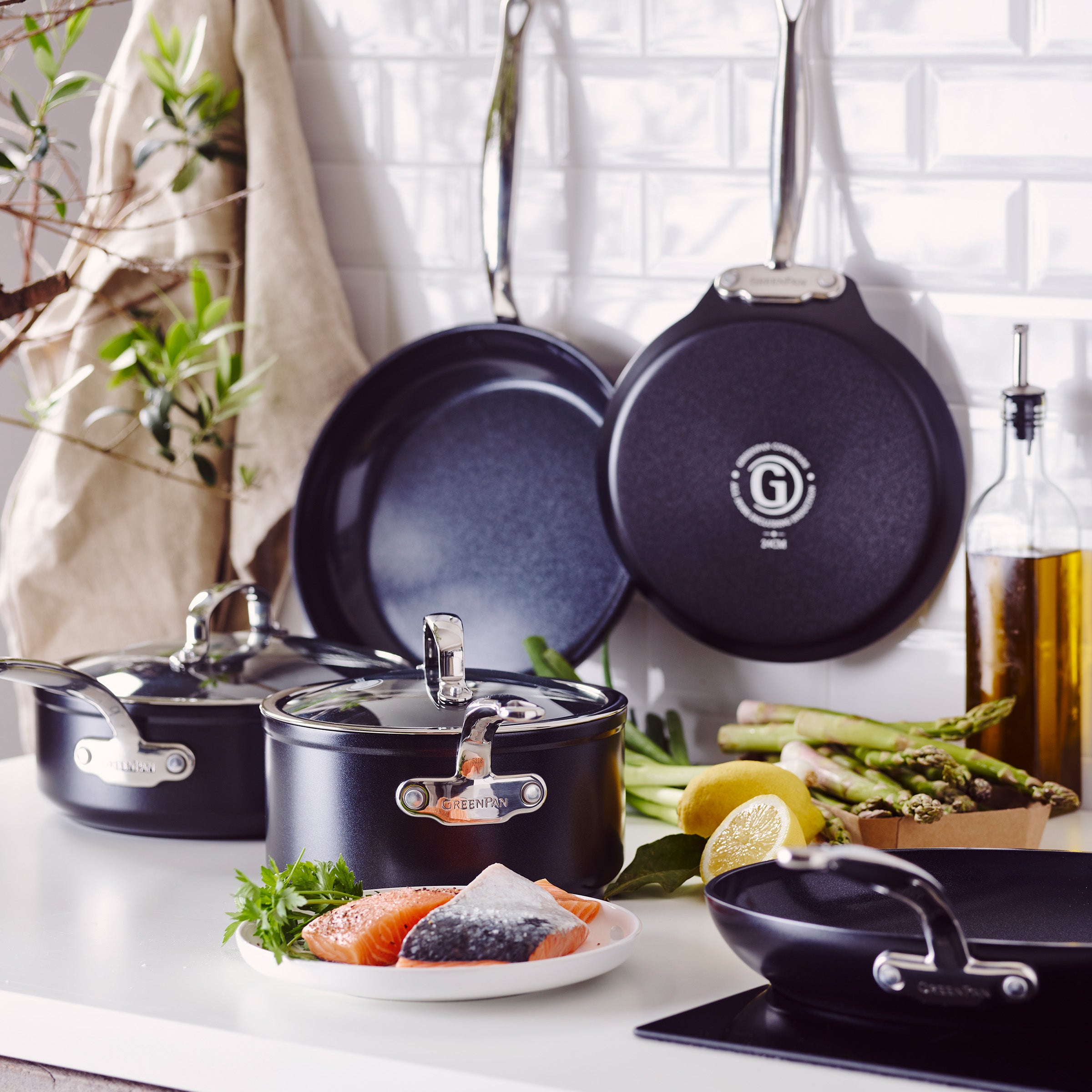 GreenPan Treviso Healthy Ceramic Non-Stick Stainless Steel 30 cm Frying Pan  Skillet with Lid, PFAS-Free, Clad, Induction, Oven Safe, Silver : 