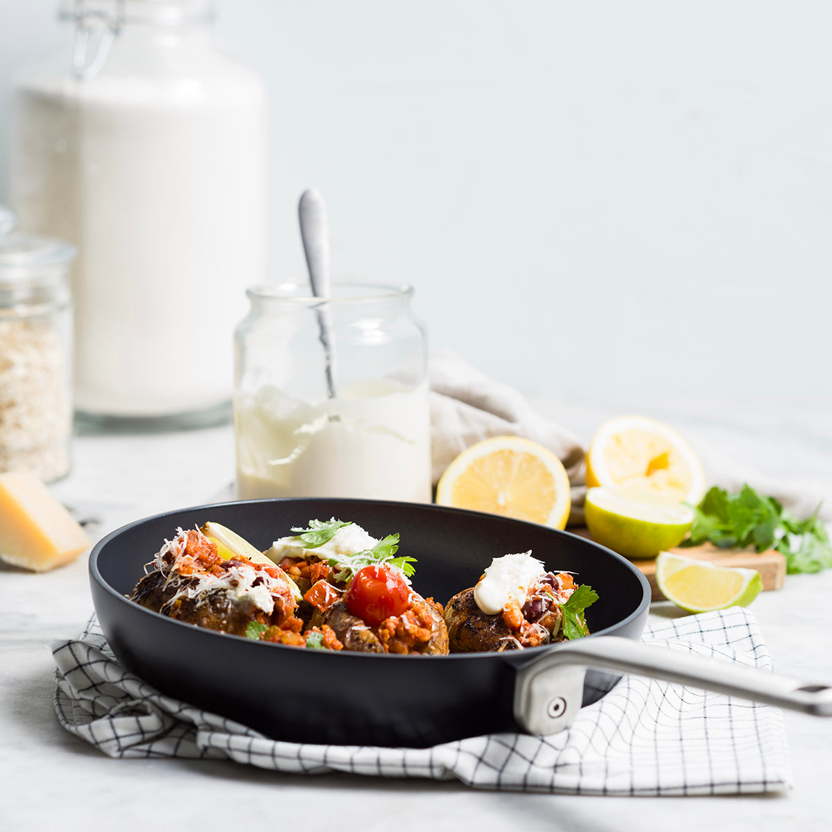 Evolution 28cm Frypan, Black