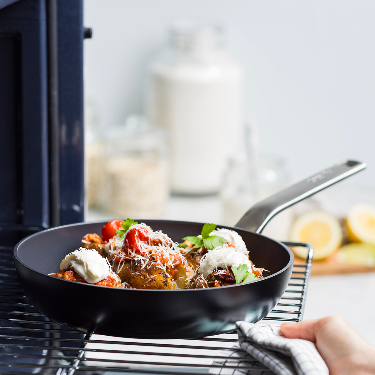 Evolution 28cm Frypan, Black