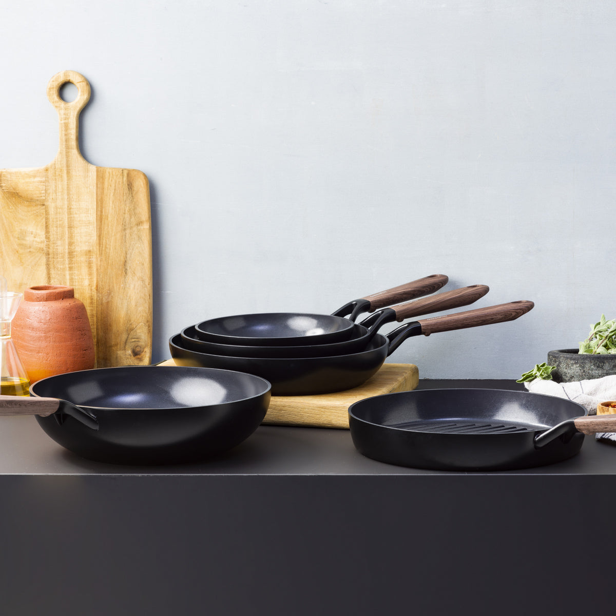 Eco-Smartshape Ceramic Non-Stick 20 cm Frypan | Dark-Wood Handle