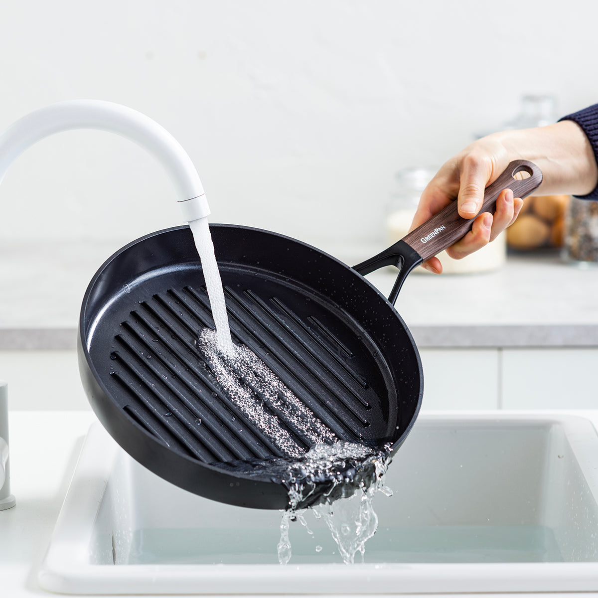 Eco-SmartShape Ceramic Non-Stick 28 cm Grill Pan | Dark-Wood Handle