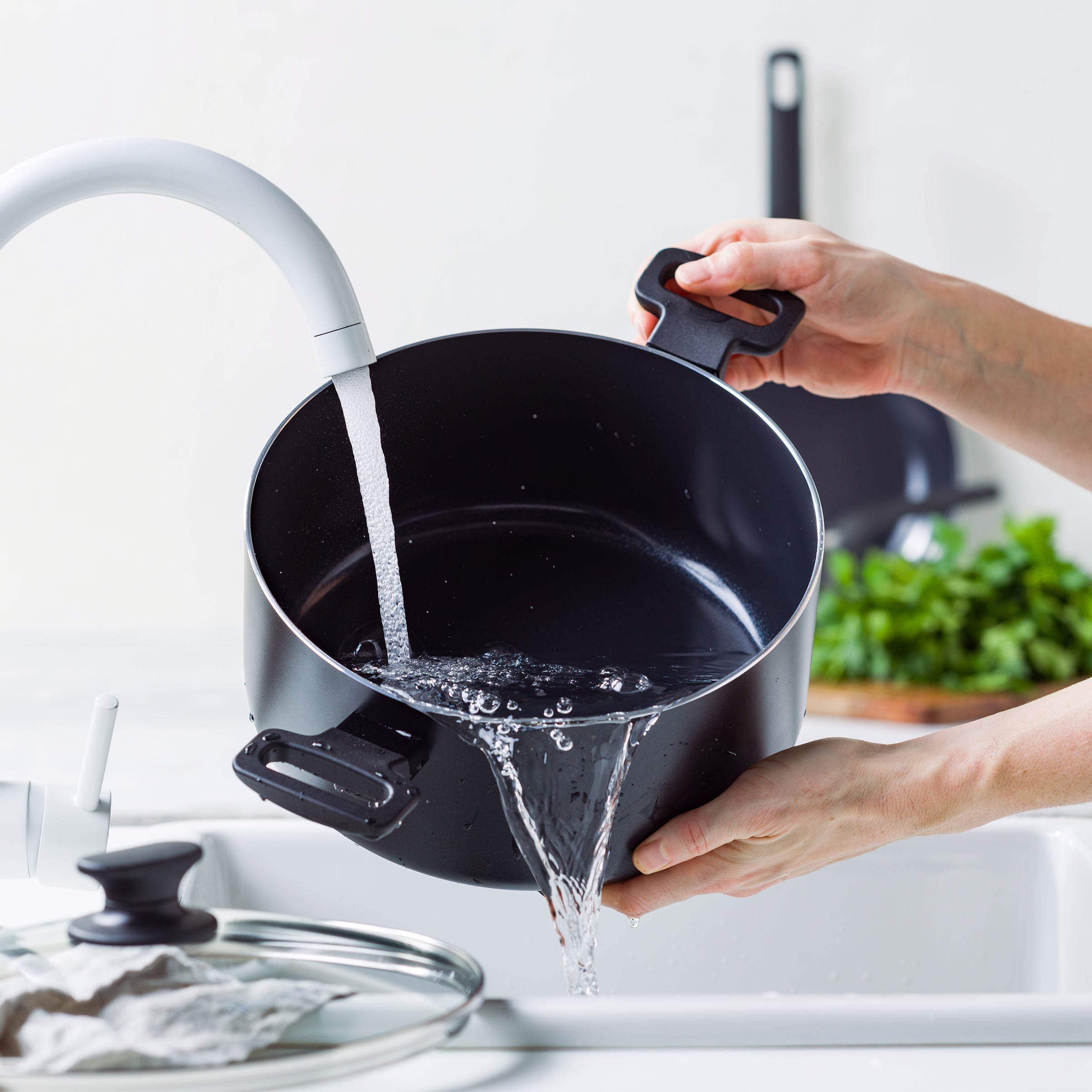 Essence Casserole with Lid 24cm