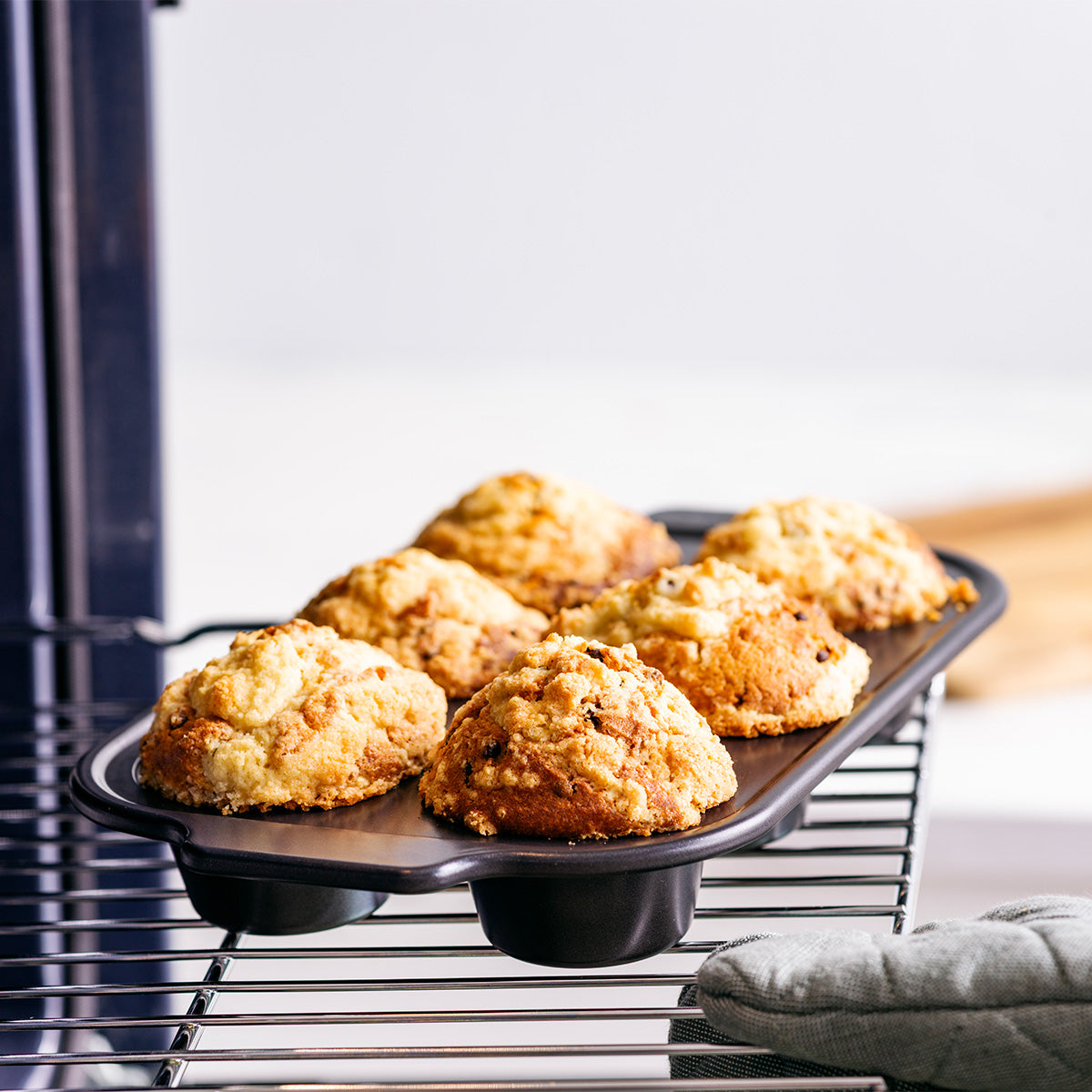 Bistro Carbon Steel 6-Cup Muffin Pan