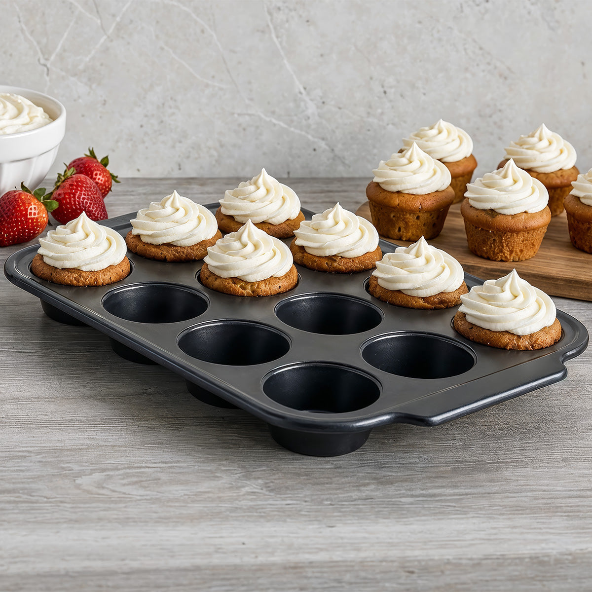 Bistro Carbon Steel 12-Cup Muffin Pan