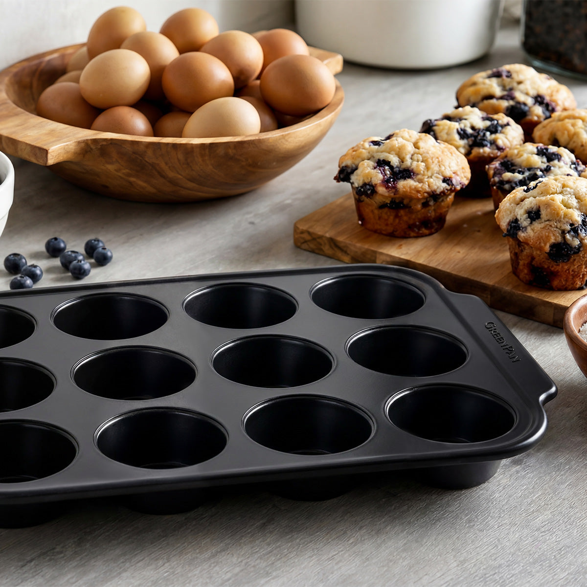 Bistro Carbon Steel 12-Cup Muffin Pan