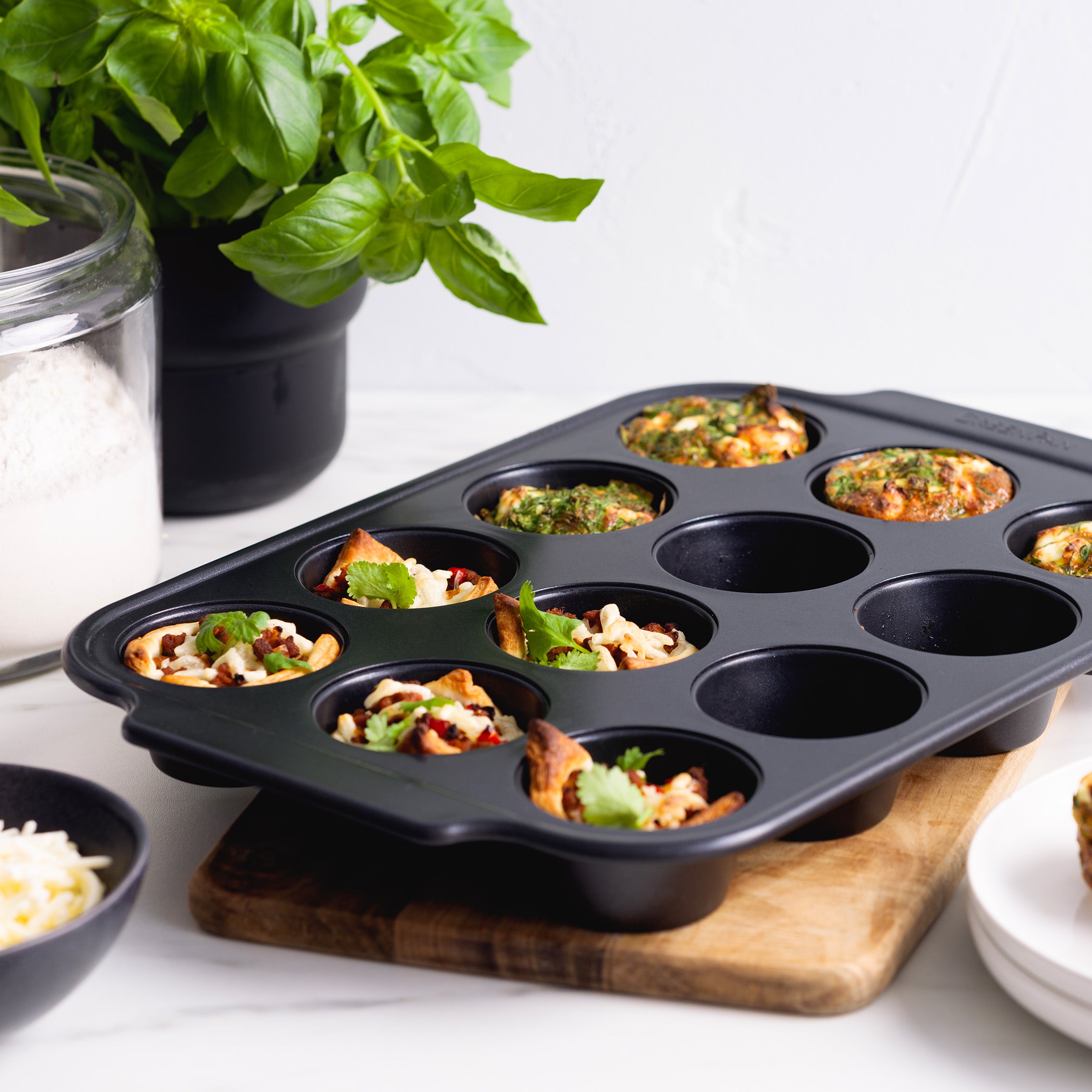 Bistro Muffin Pan 12pcs