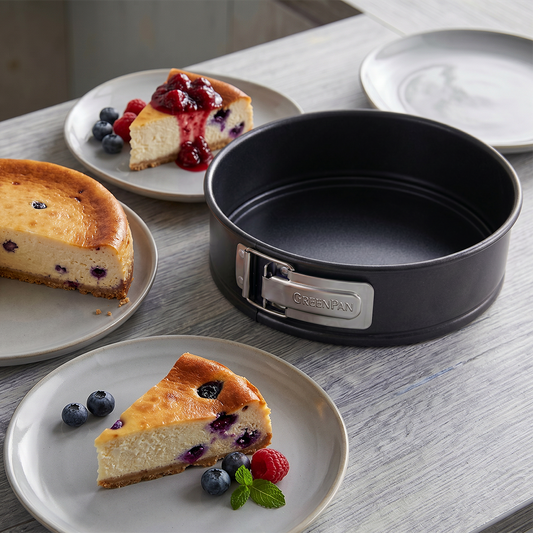 Bistro Carbon Steel 20 cm Springform Pan