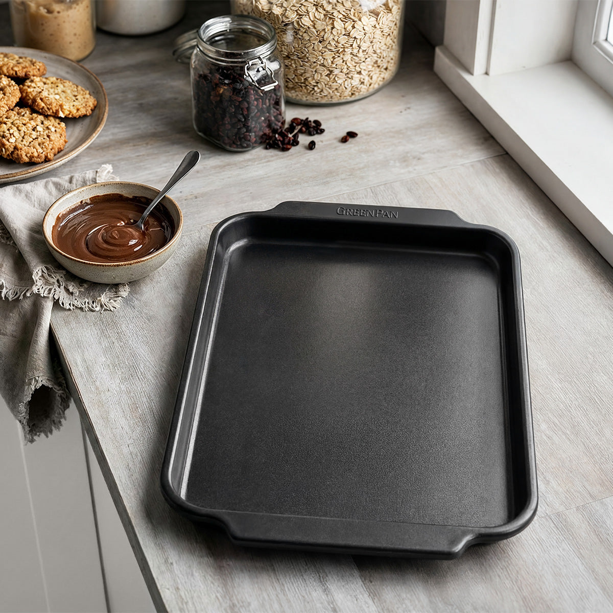 Bistro Carbon Steel Sheet Pan, 33 cm x 22.5 cm