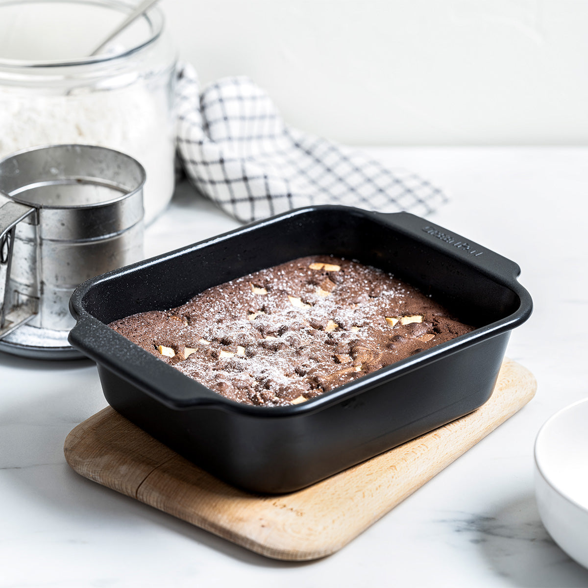 Bistro Carbon Steel Brownie Pan, 22.5 cm x 18.5 cm