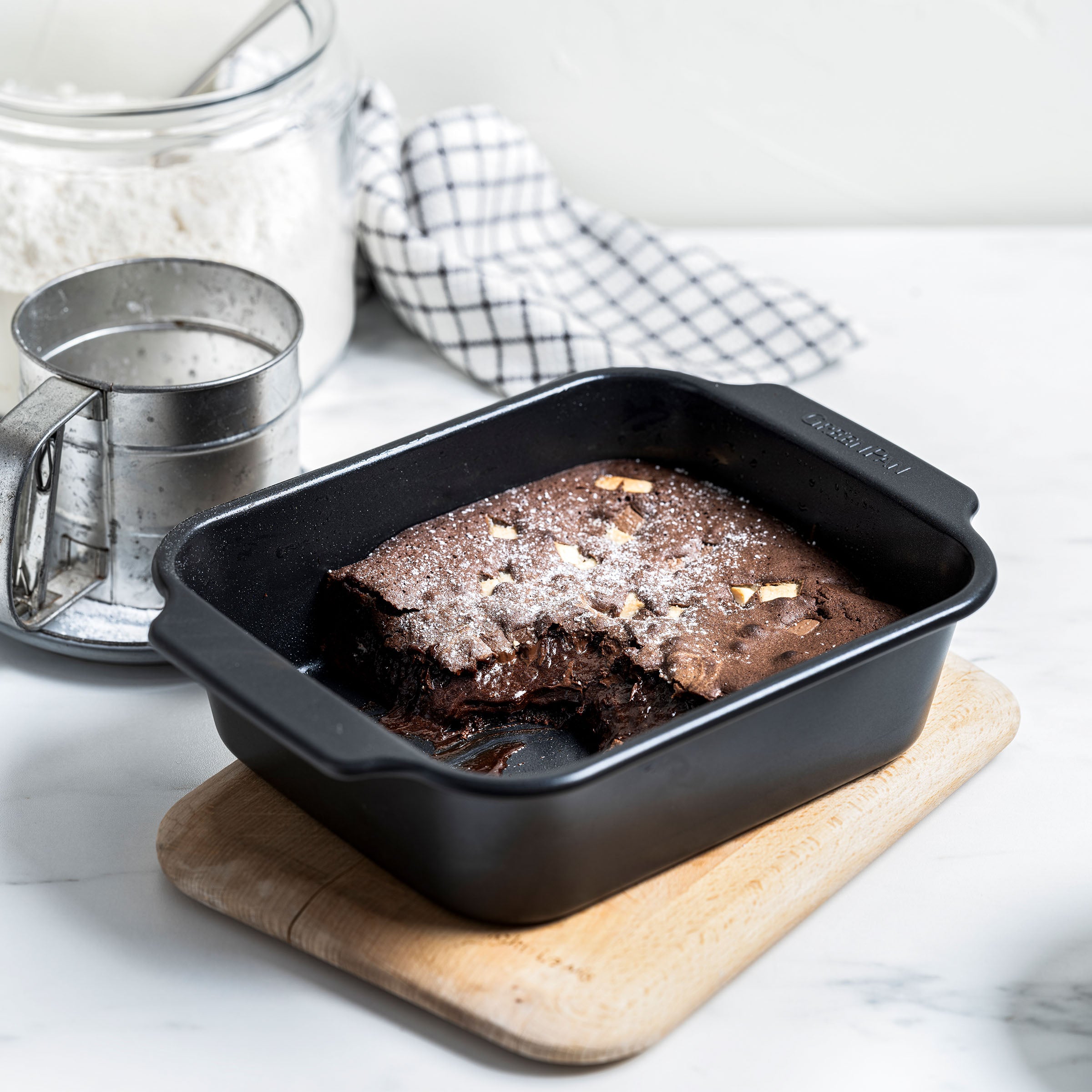 Black Ceramic Brownie Pan 22.5cm x 18.5cm