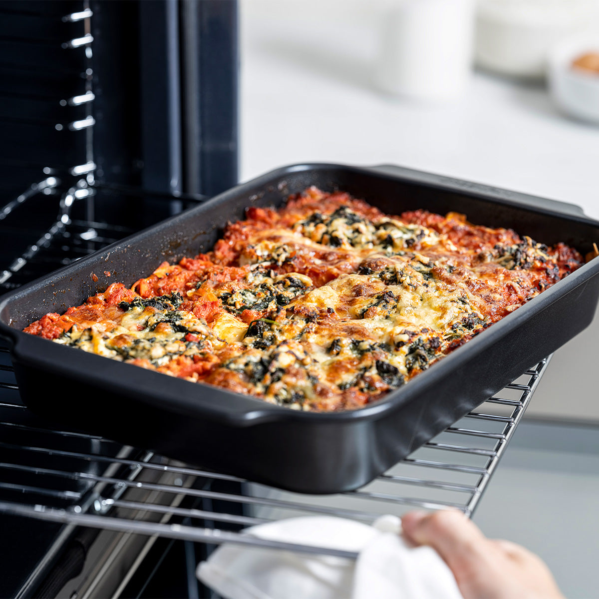 Bistro Carbon Steel Rectangular Cake Pan, 33 cm x 22.5 cm
