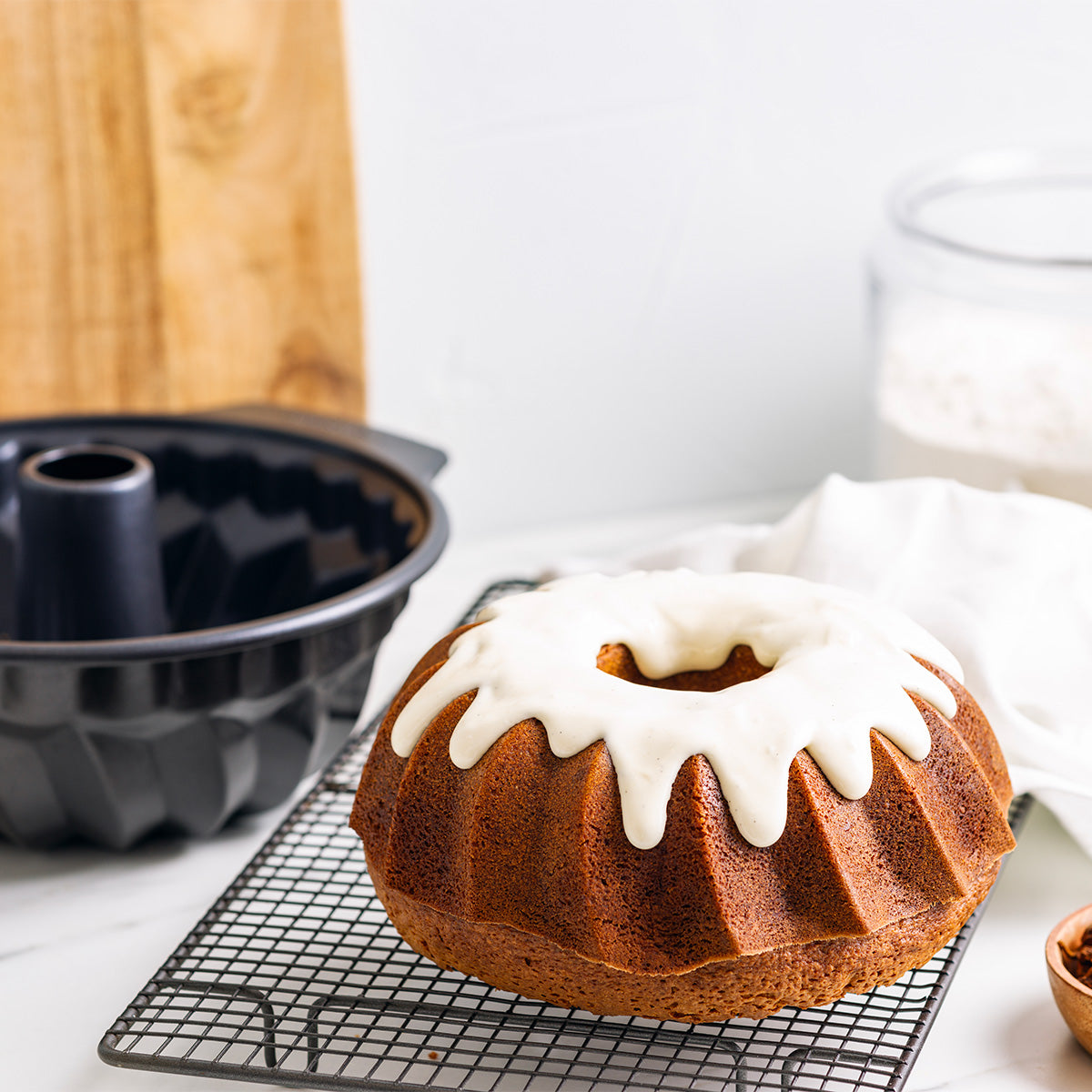 Bistro Carbon Steel Fluted Cake Pan, 24 cm