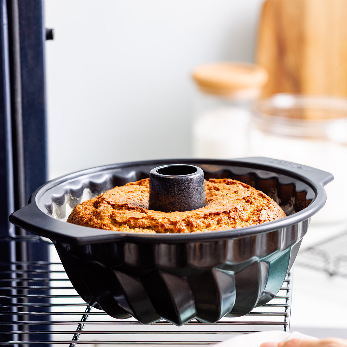 Bistro Carbon Steel Fluted Cake Pan, 24 cm
