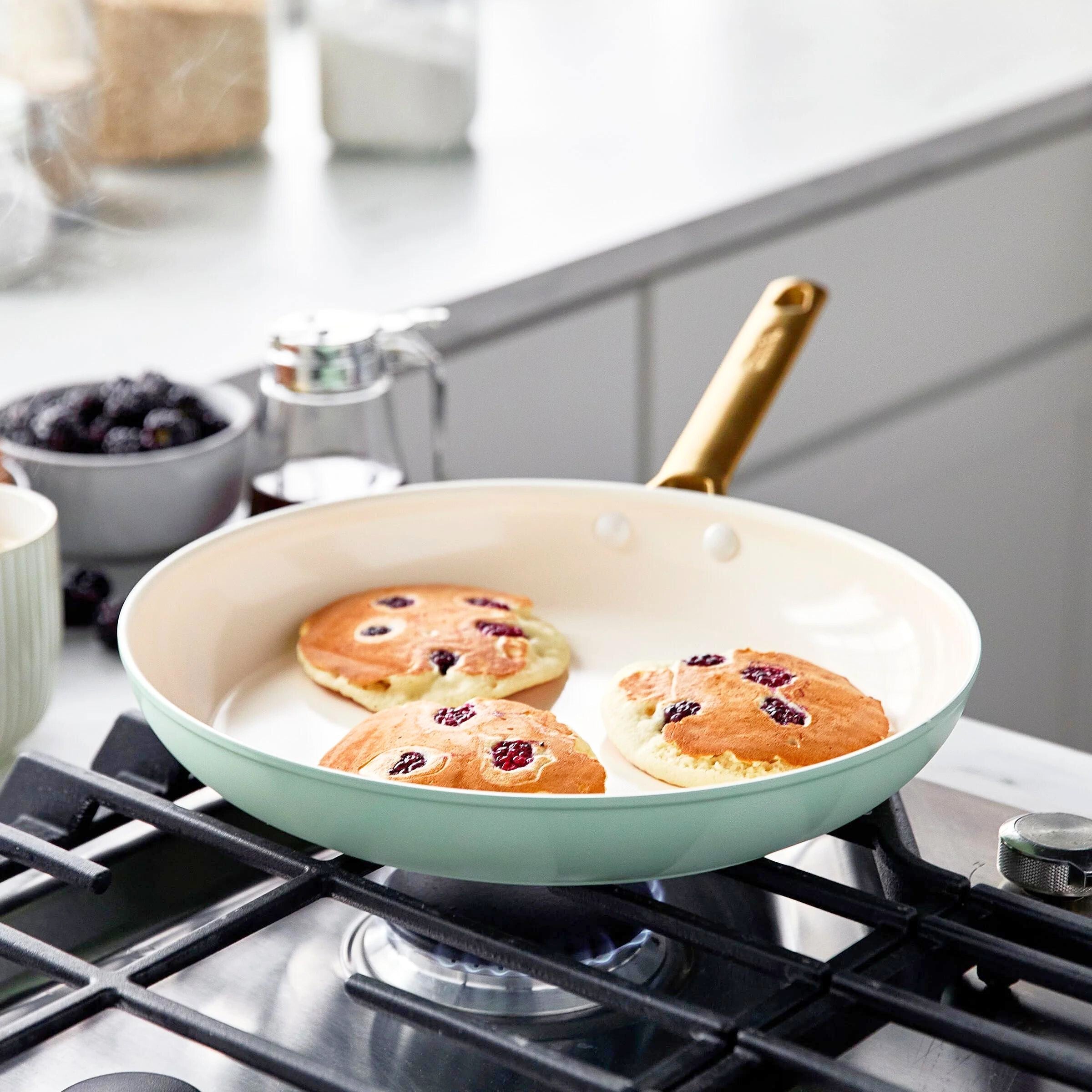 Padova Reserve 2 Piece Frypan Set Mint Green 20cm & 26cm – Greenpan UK
