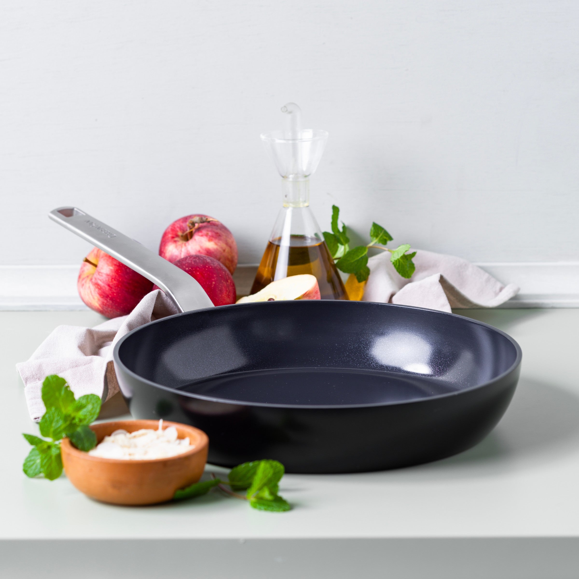 Evolution Frypan 30cm Black