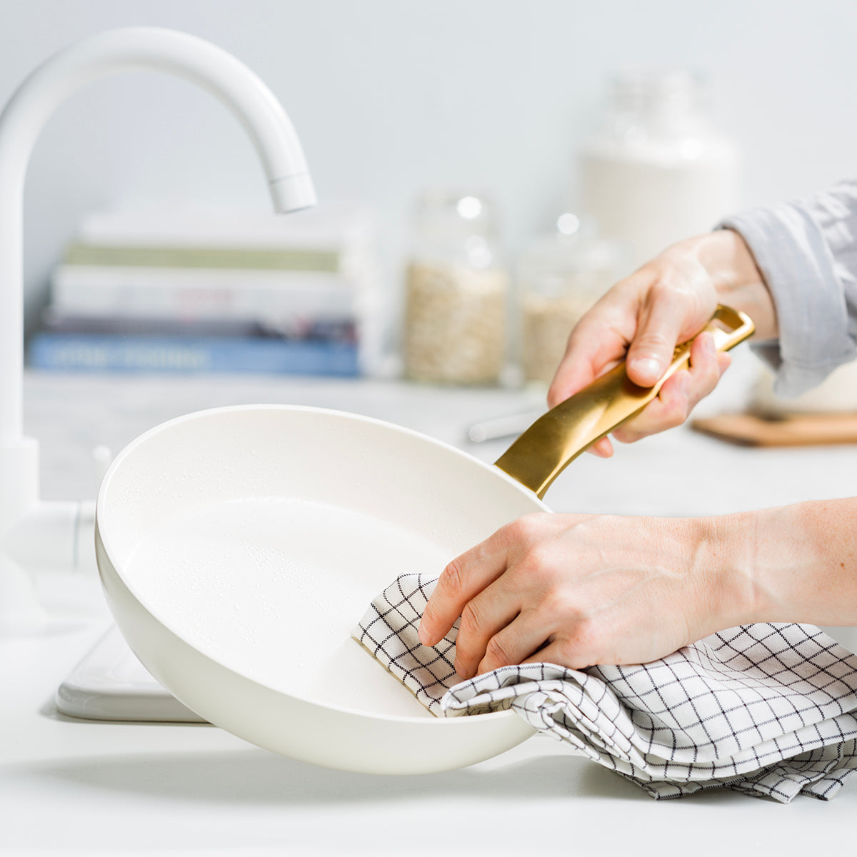 Evolution 2-Piece Frypan Set (20cm + 28cm), Cream White