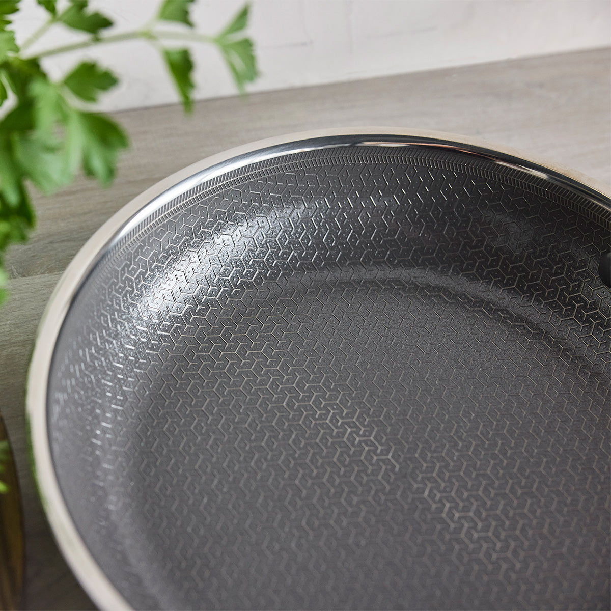 Apex Hybrid Ceramic Non-Stick 2.88-Litre Sauté Pan with Lid