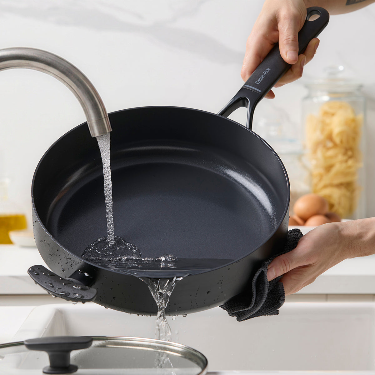 Smart Ceramic Non-Stick 4.2-Litre Sauté Pan with Lid