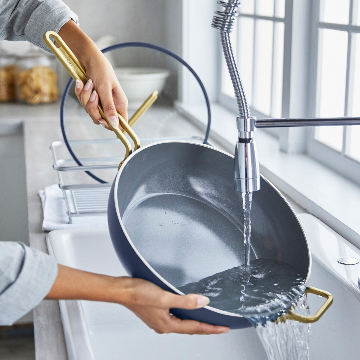 Stanley Tucci™ Ceramic Non-Stick 4.25-Litre Stanley Pan Jr. | Marino Blue
