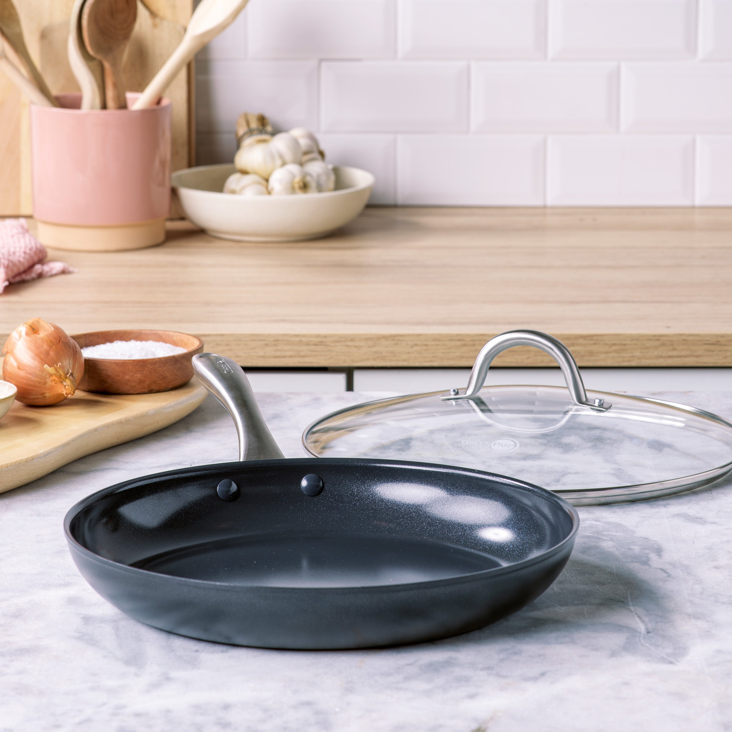 Lima Midnight Frying Pan with lid 30cm